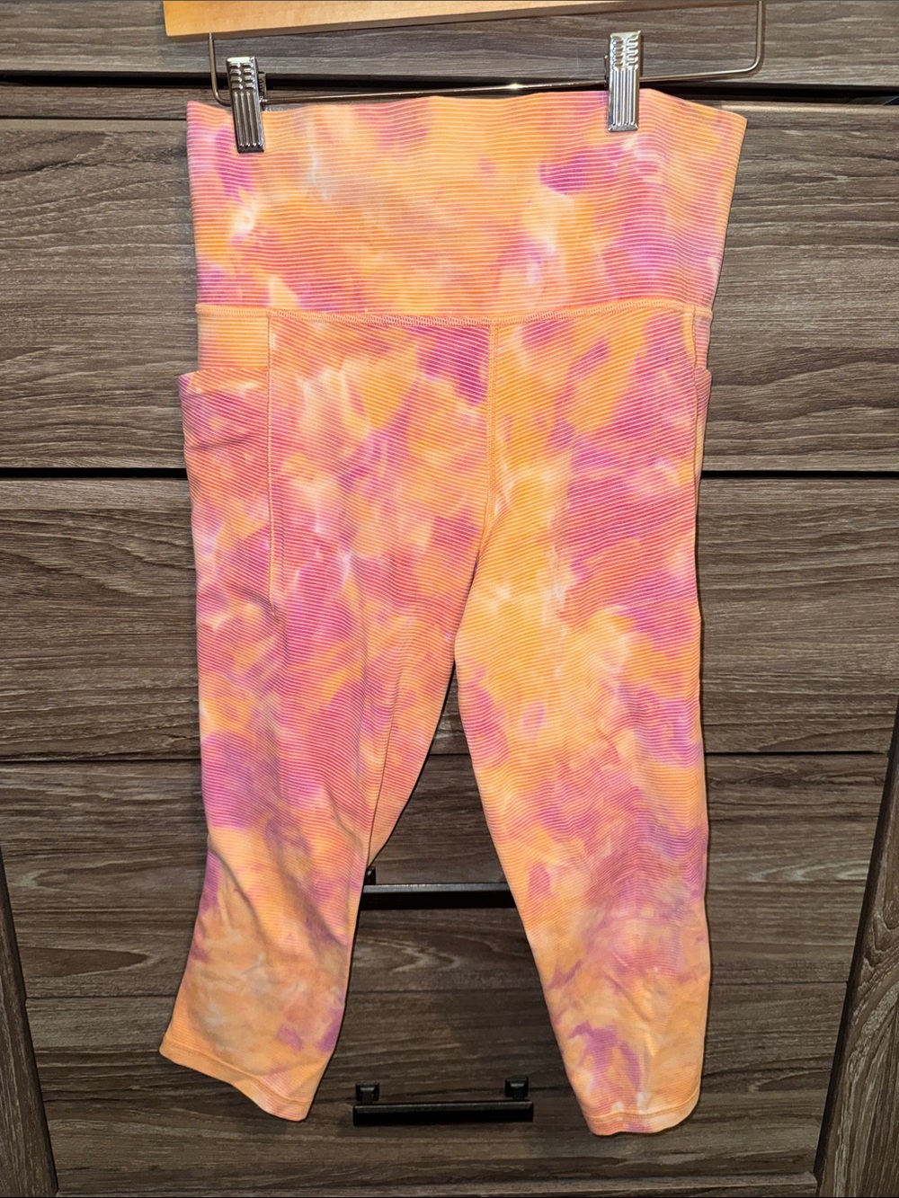 Athleta Salutation Capri Pocket Legging Orange & Pink